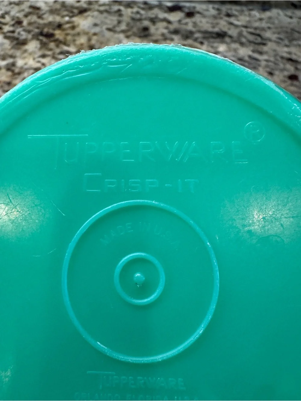 Vintage Tupperware Crisp-It Lettuce Keeper Jadeite Green Bowl 679 & Lid 680